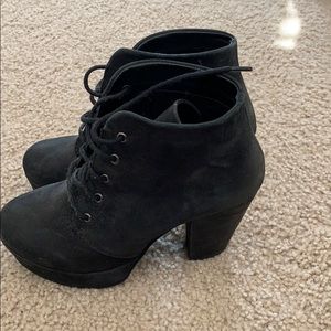 Steve Madden black booties size 6.5 BARELY WORN